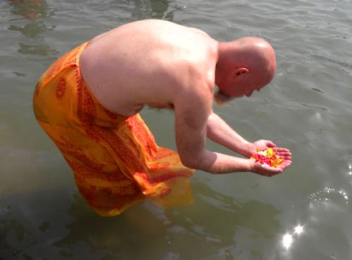 Ganga offering flowers to goddess Ganga