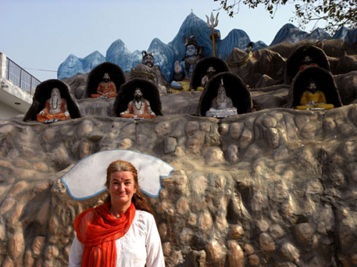 A wall of the Sapta (7) Rishis meditating along the roadside.